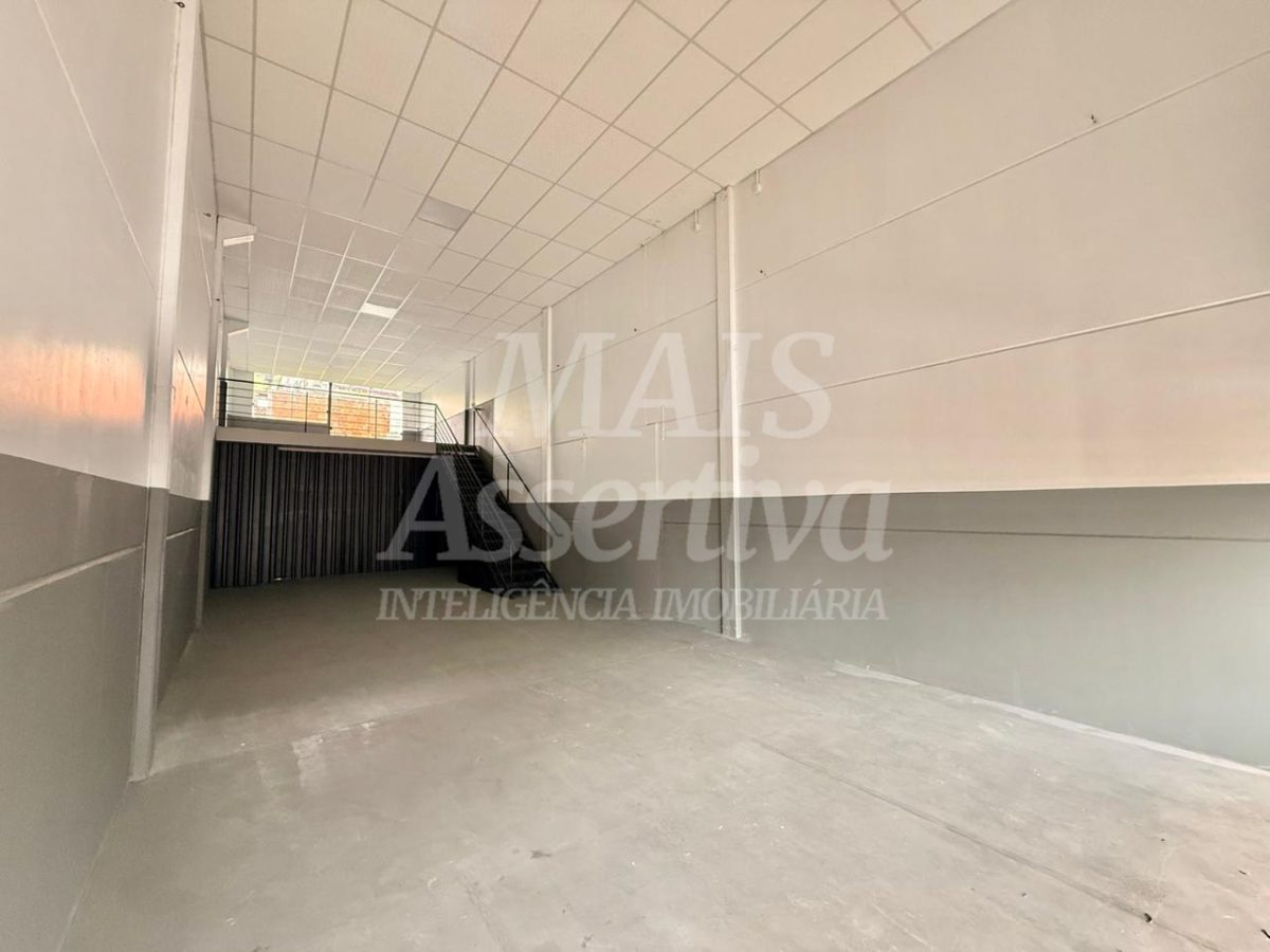 Ótima sala comercial para locação no bairro Operário em Novo Hamburgo - Com mezanino
