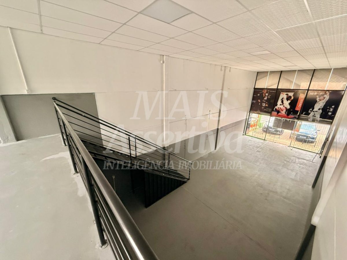 Ótima sala comercial para locação no bairro Operário em Novo Hamburgo - Com mezanino