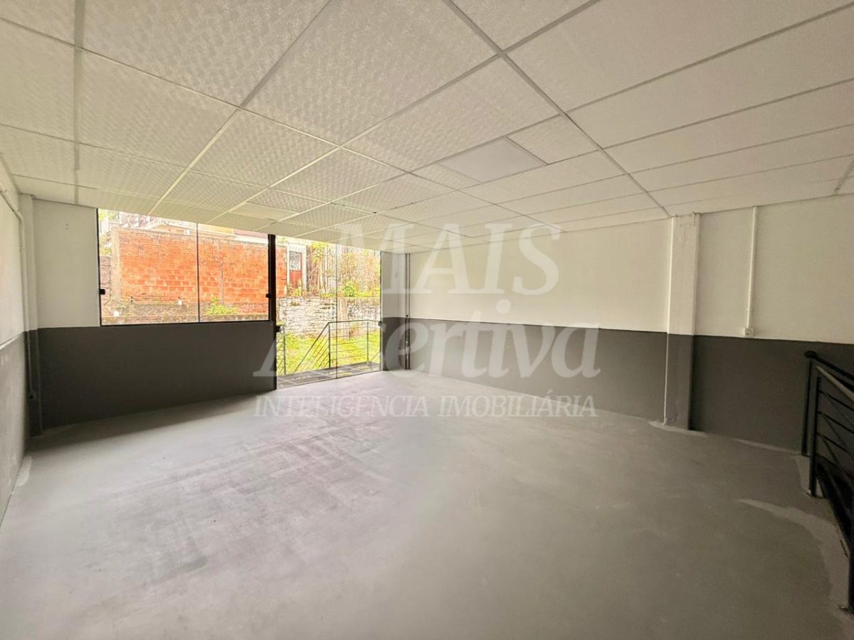 Ótima sala comercial para locação no bairro Operário em Novo Hamburgo - Com mezanino