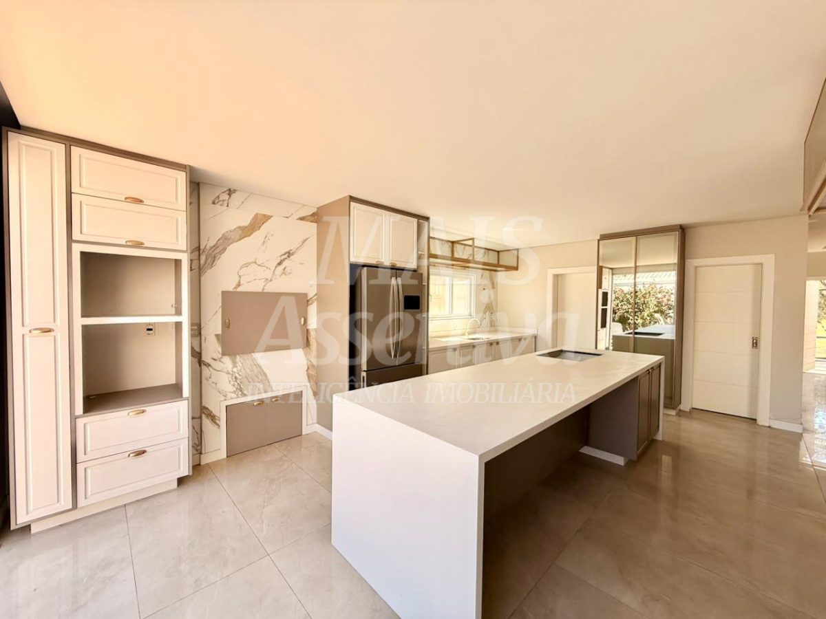 Sobrado com 03 suites, semi mobiliado para locação - São José em Canoas
