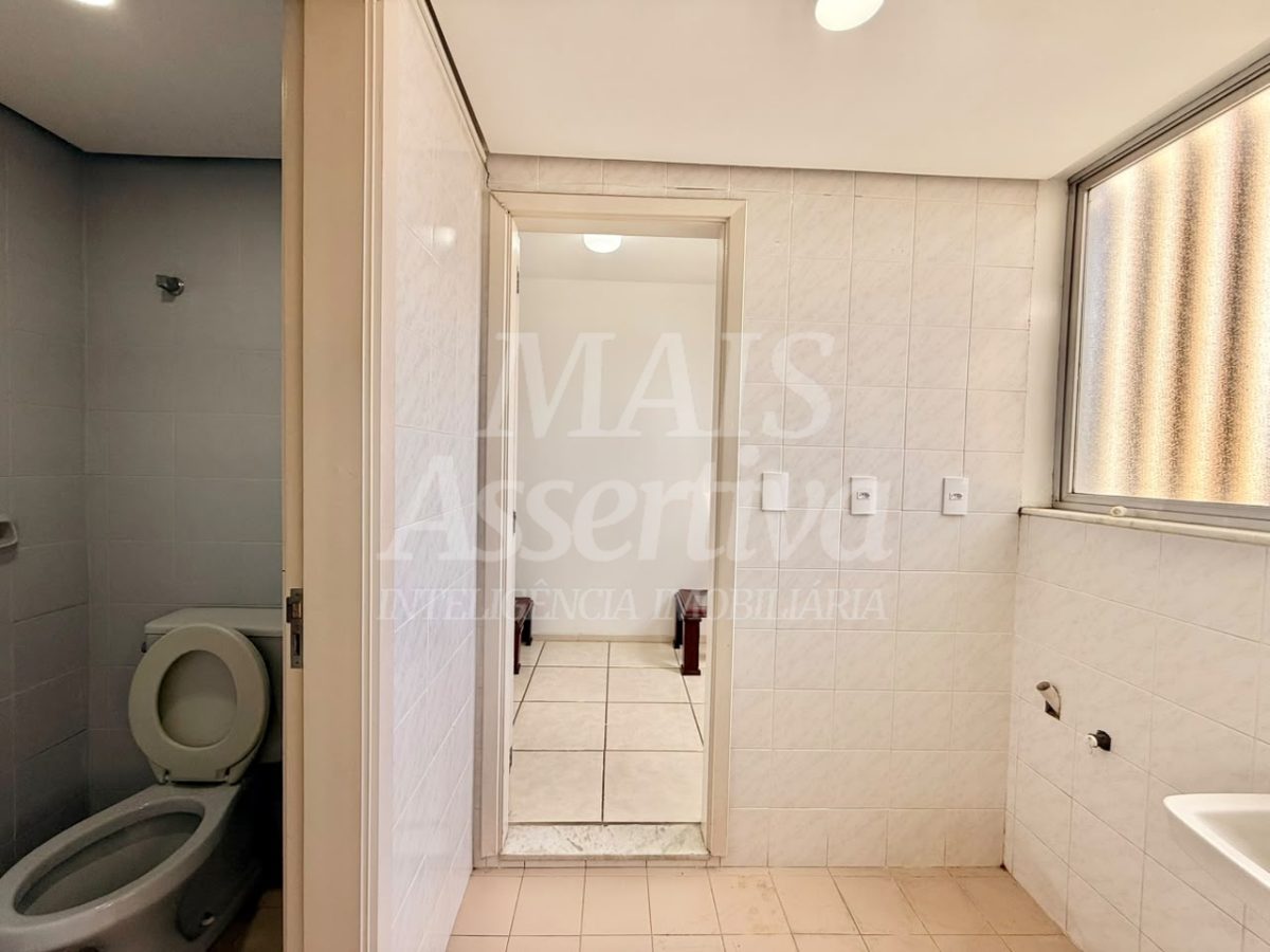Apartamento semi mobiliado de 2 dormitórios - 10º andar no Centro de Novo Hamburgo 