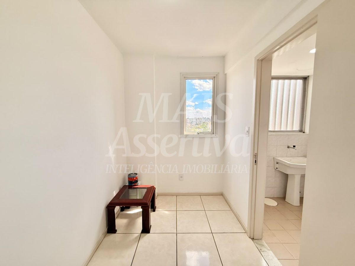 Apartamento semi mobiliado de 2 dormitórios - 10º andar no Centro de Novo Hamburgo 