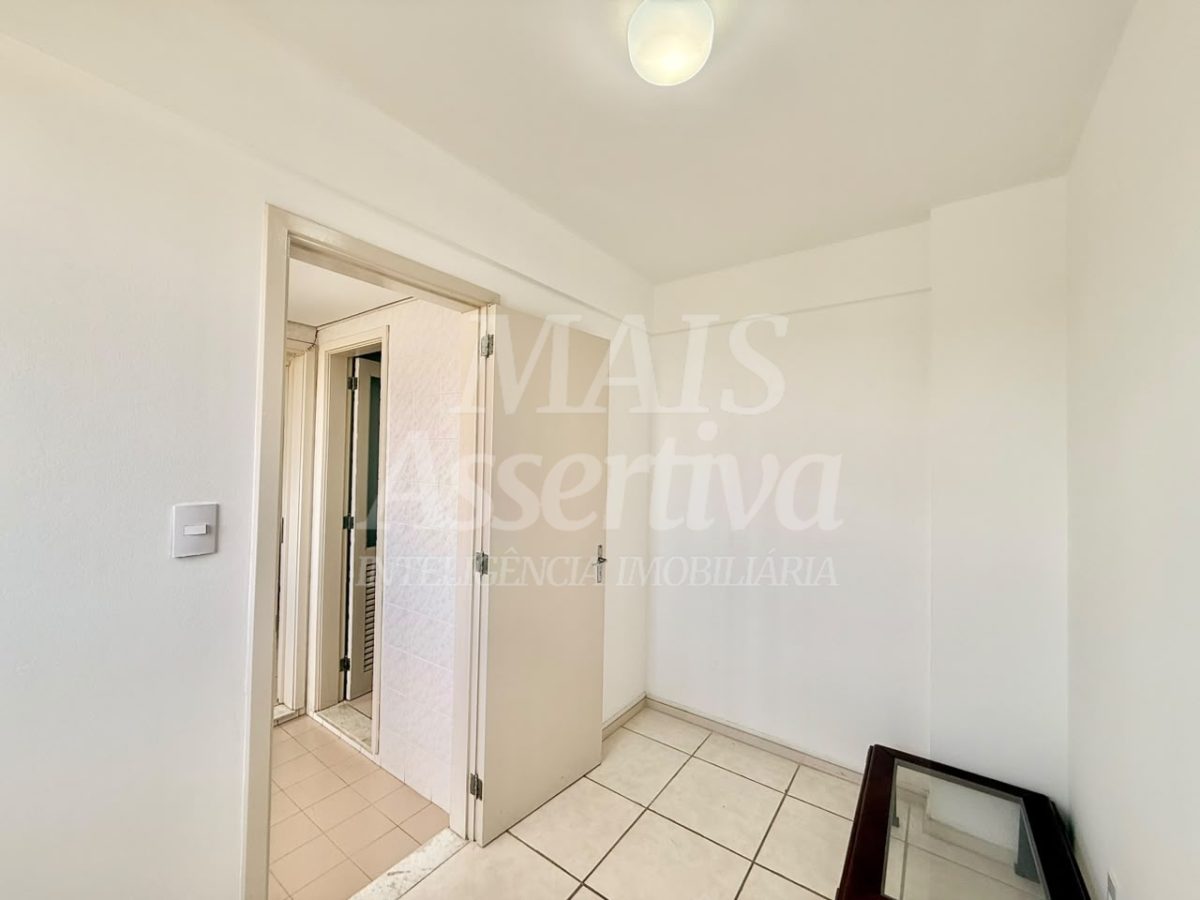 Apartamento semi mobiliado de 2 dormitórios - 10º andar no Centro de Novo Hamburgo 