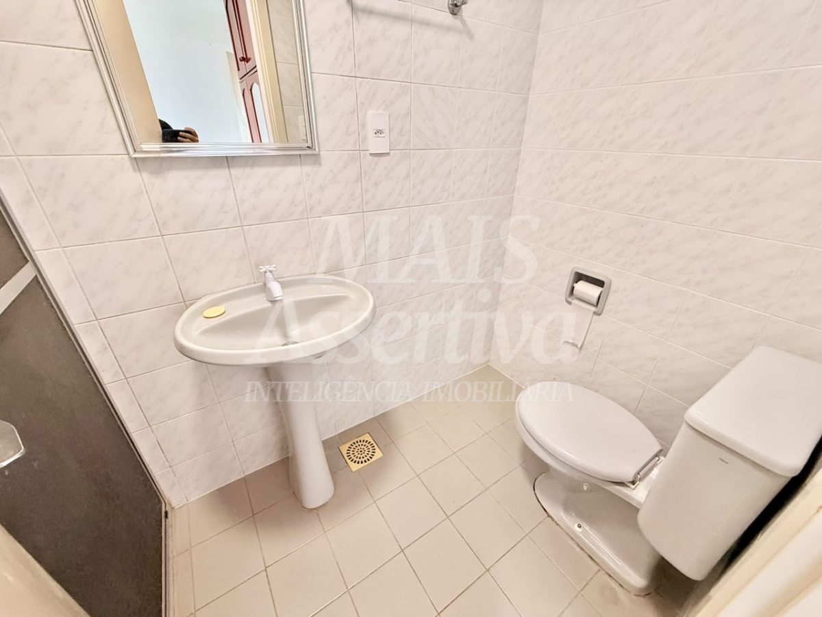 Apartamento semi mobiliado de 2 dormitórios - 10º andar no Centro de Novo Hamburgo 