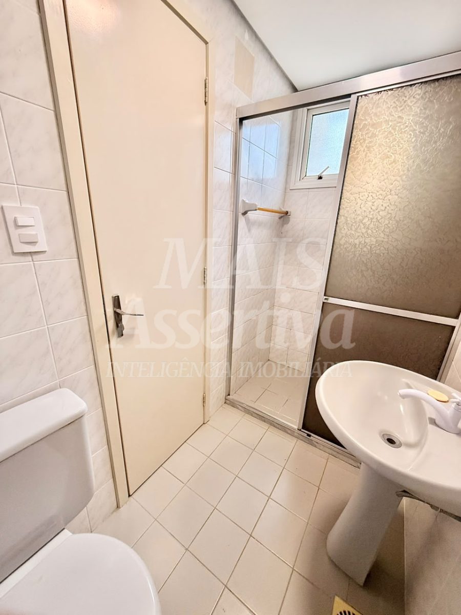 Apartamento semi mobiliado de 2 dormitórios - 10º andar no Centro de Novo Hamburgo 