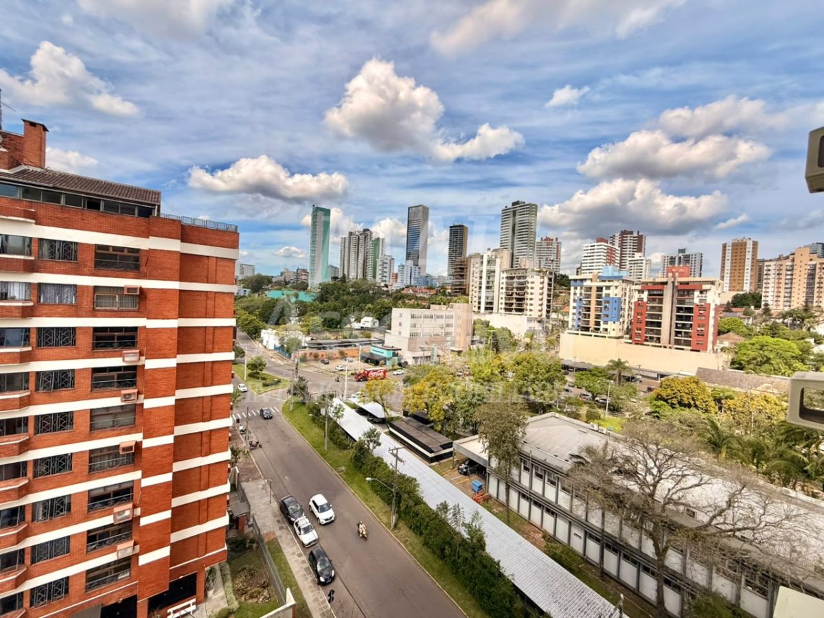 Apartamento semi mobiliado de 2 dormitórios - 10º andar no Centro de Novo Hamburgo 