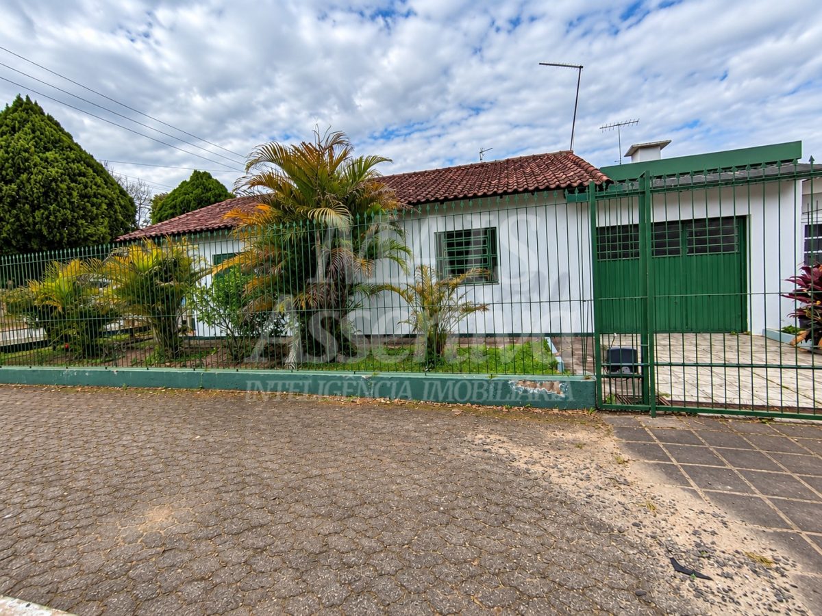 Casa de 3 dormitórios no Centro de Campo Bom - 97m² 