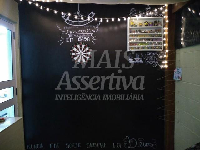 LINDO APARTAMENTO TÉRREO SEMIMOBILIADO PARA VENDA 