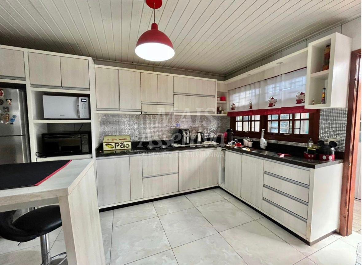 Casa semi-mobiliada a venda em BomJardim-CampoBom/RS - 4 dormitórios