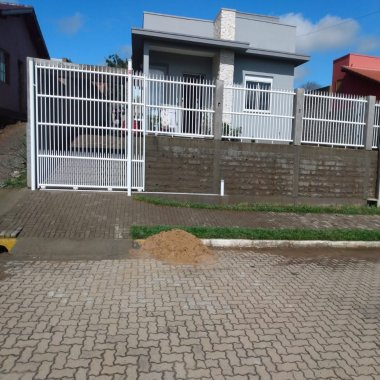 Excelente casa semi-mobiliada em Araricá/RS - 2 Dormitórios