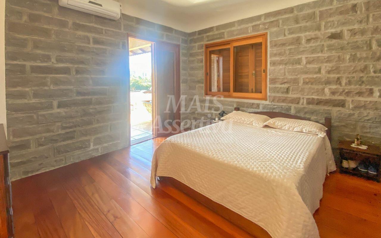 Ótima casa a venda em São João Batista, São Leopoldo/RS - 4 Dormitórios