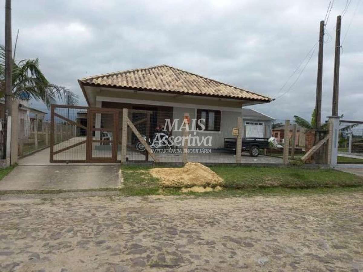 Casa para Venda em Arroio Do Sal / RS no bairro Quatro Lagos