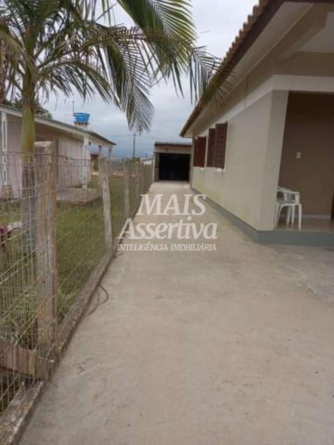 Casa para Venda em Arroio Do Sal / RS no bairro Quatro Lagos