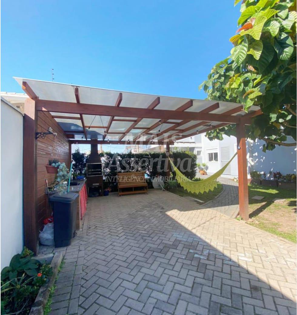 Casa semi mobiliada para venda no Centro de Sapiranga - 114,00m² 
