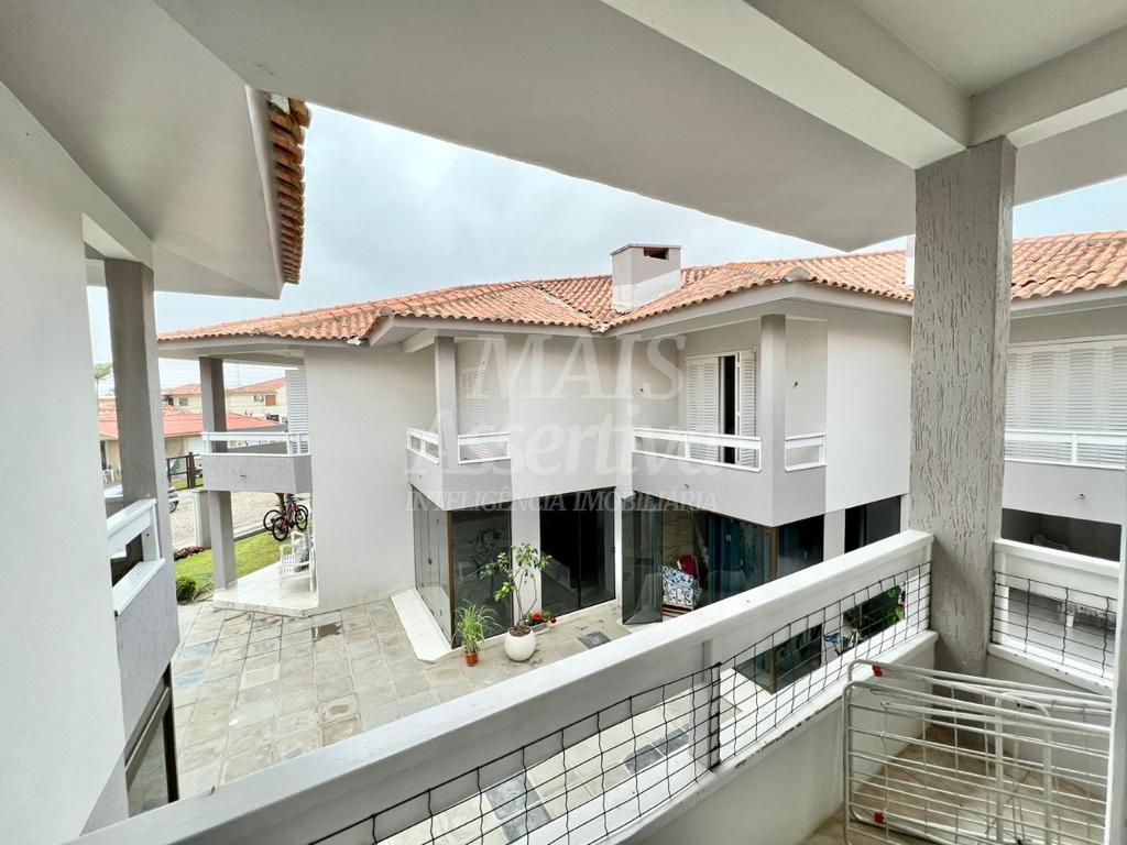 Sobrado em condominio fechado, Centro de Xangri-Lá - 250 metros do mar