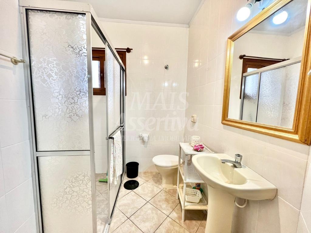 Sobrado em condominio fechado, Centro de Xangri-Lá - 250 metros do mar