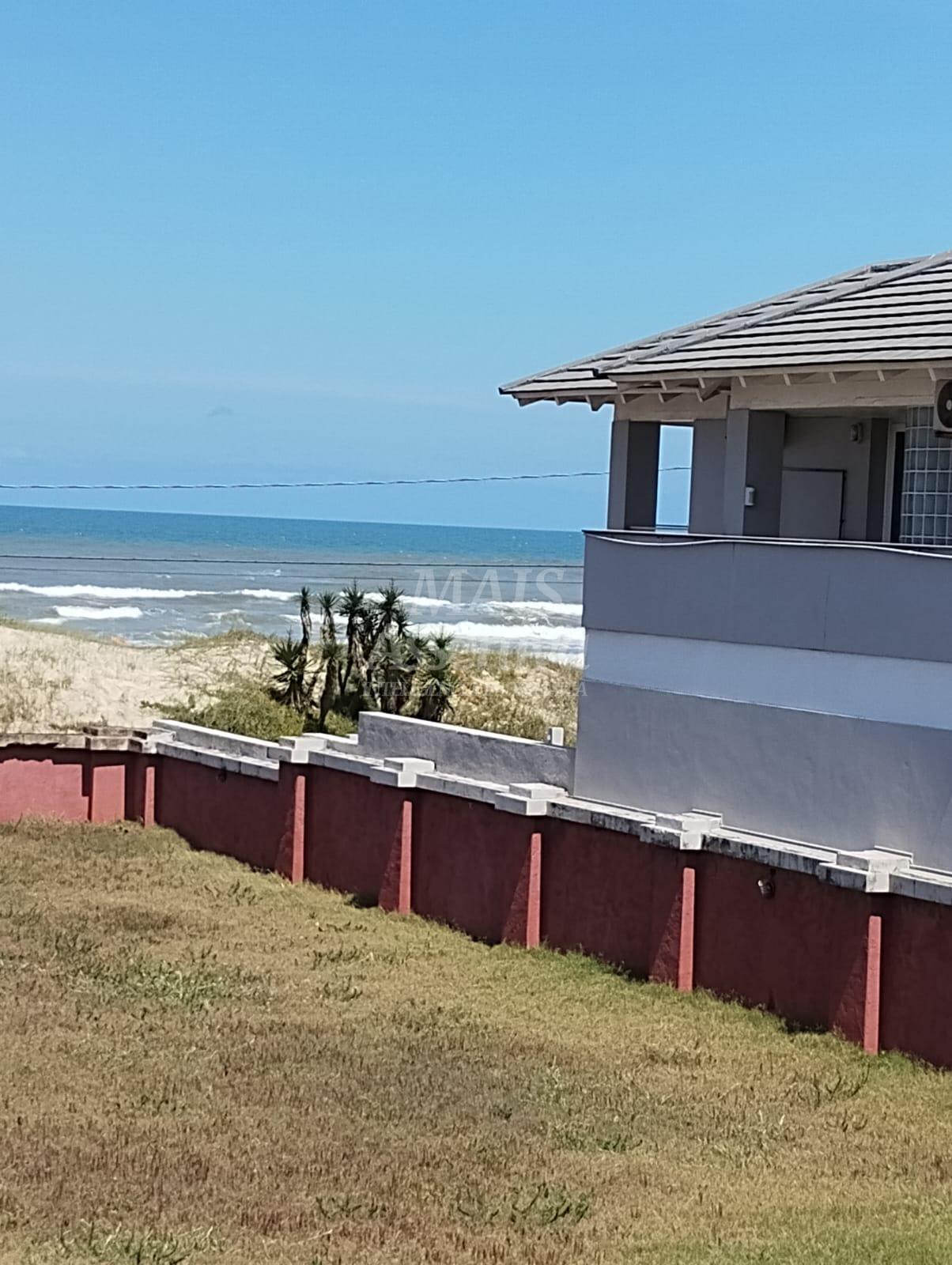 Sobrado em condominio fechado, Centro de Xangri-Lá - 250 metros do mar