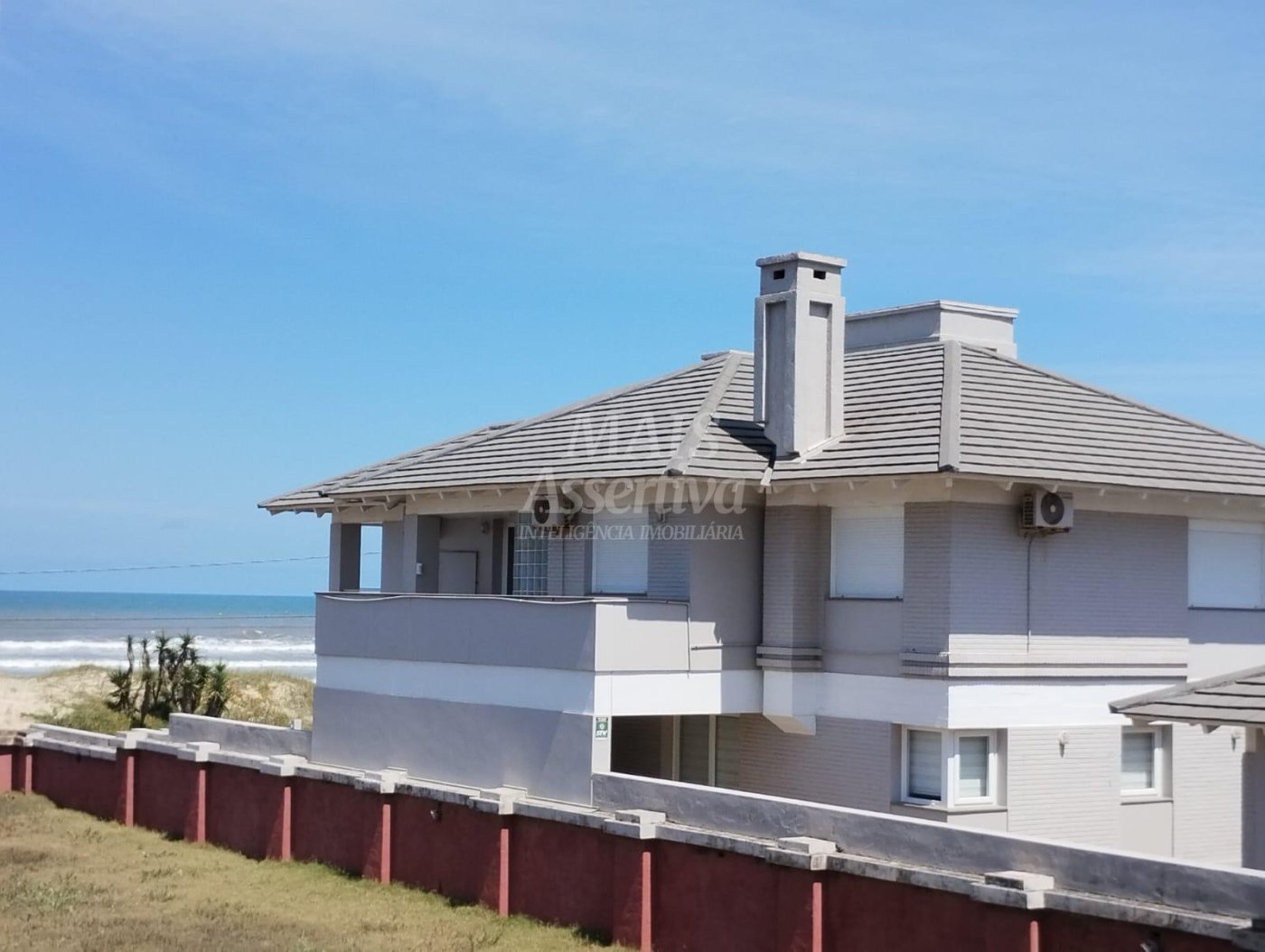 Sobrado em condominio fechado, Centro de Xangri-Lá - 250 metros do mar