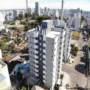 Apartamento novo à venda no Residencial Tharros, em Caxias do Sul-RS.