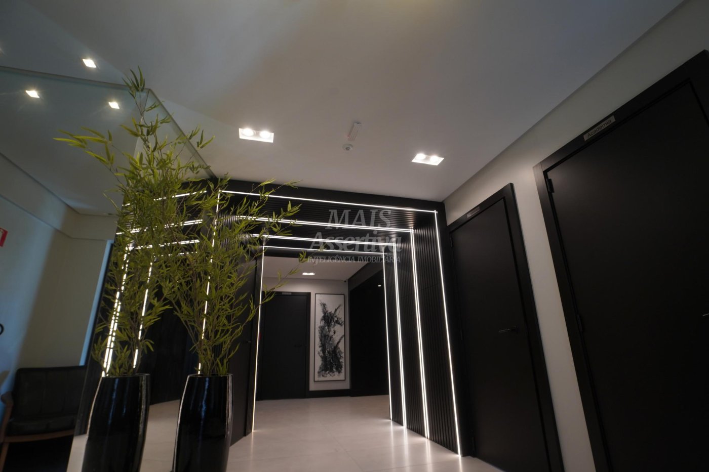 Apartamento novo à venda no Residencial Tharros, em Caxias do Sul-RS.