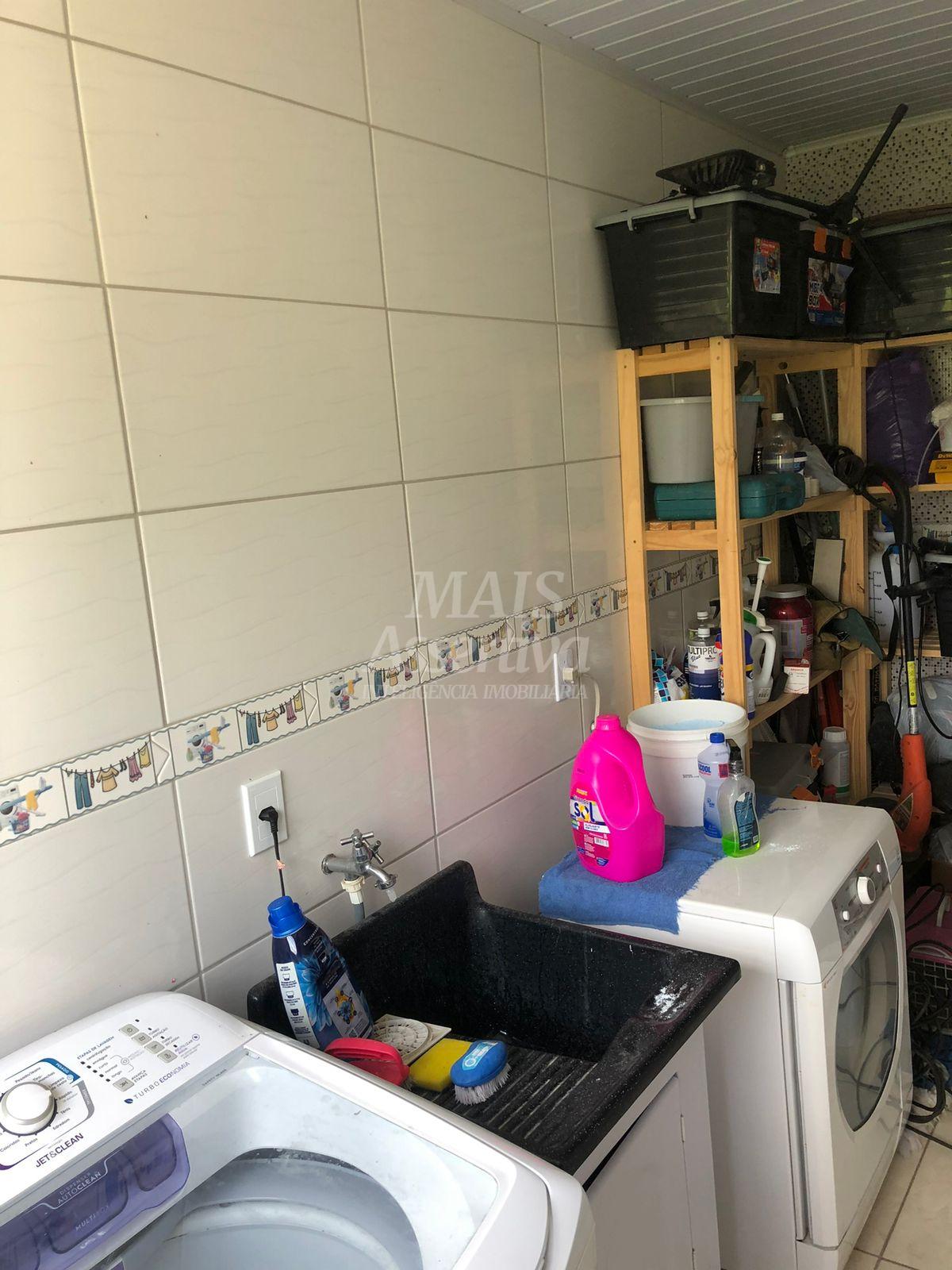 Casa mobiliada a venda no bairro Azaléia em Araricá/RS - 3 dormitórios 