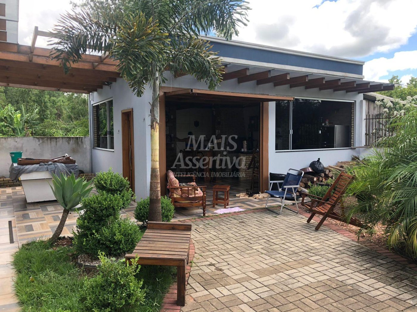 Casa mobiliada a venda no bairro Azaléia em Araricá/RS - 3 dormitórios 