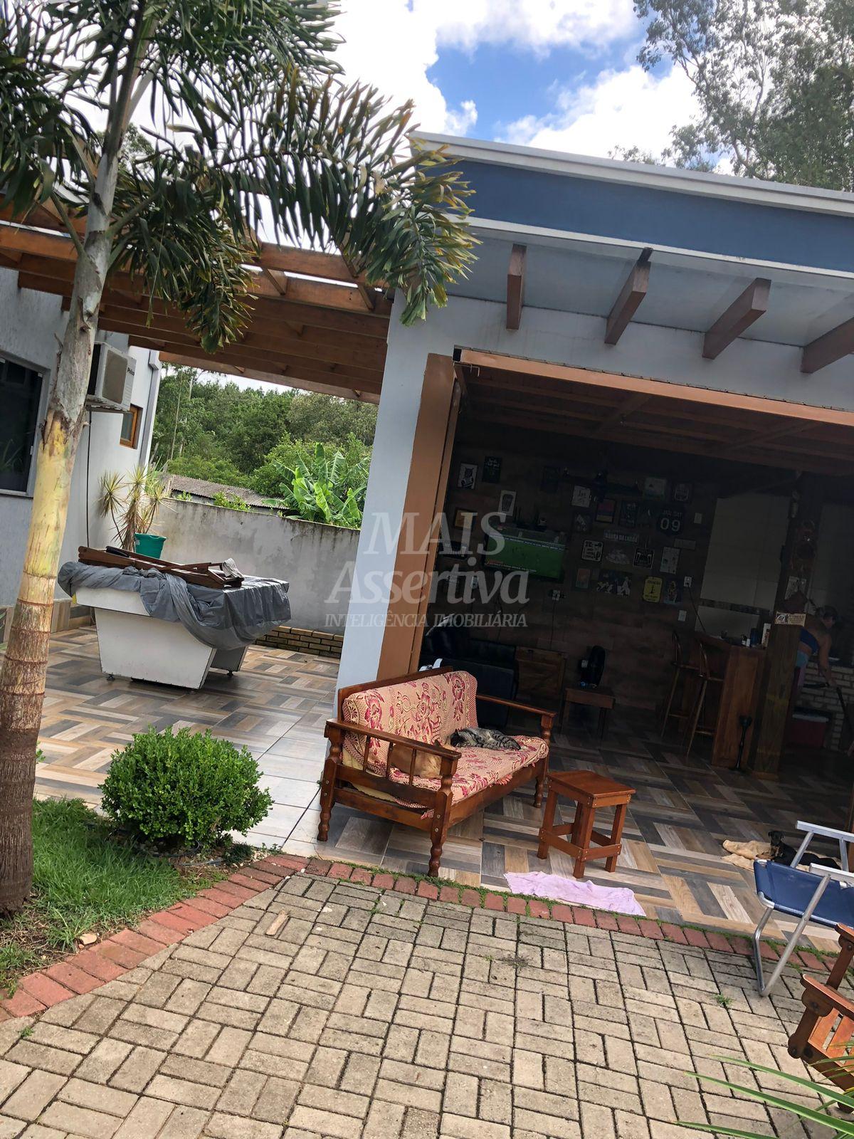 Casa mobiliada a venda no bairro Azaléia em Araricá/RS - 3 dormitórios 