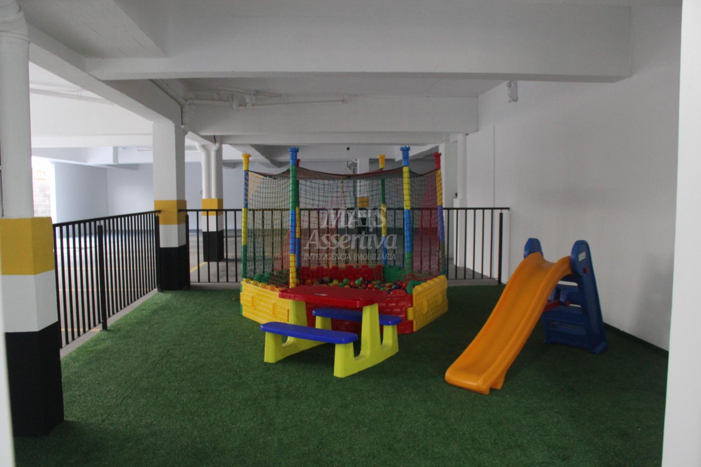 Excelente apartamento 02 suítes próximo a Universidade Feevale