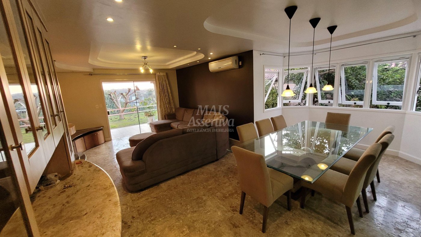 Excelente Casa de esquina para Venda com 389 m² em São Leopoldo