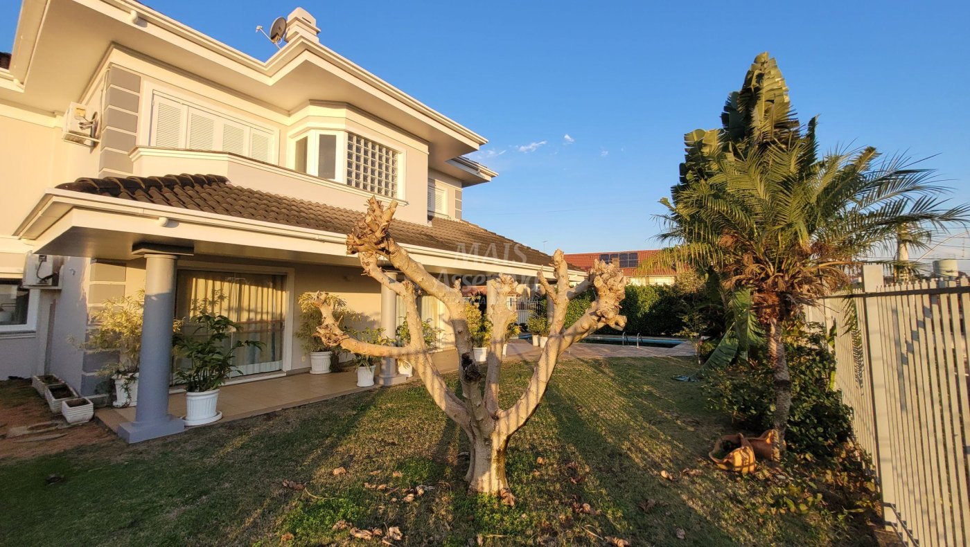 Excelente Casa de esquina para Venda com 389 m² em São Leopoldo