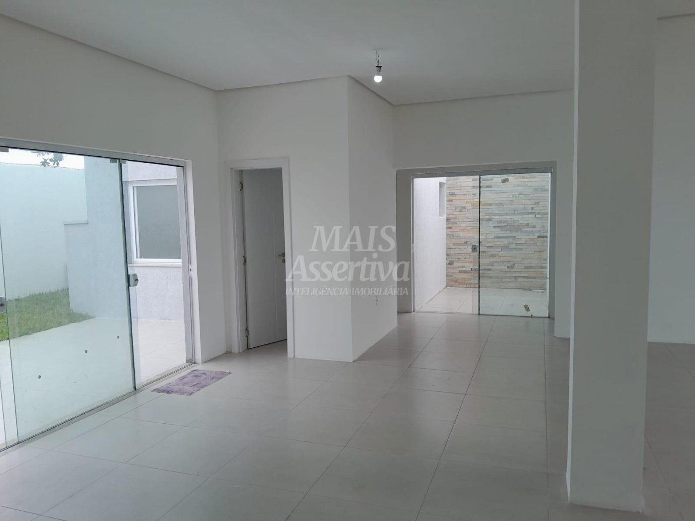 Excelente casa a venda localizada no centro de Tramandaí/RS - 2 dormitórios