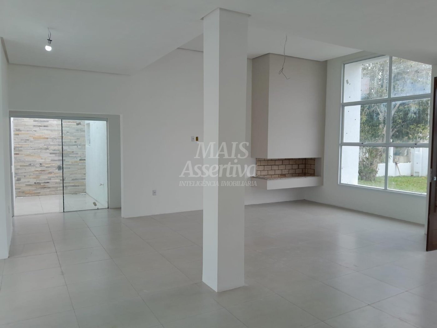 Excelente casa a venda localizada no centro de Tramandaí/RS - 2 dormitórios