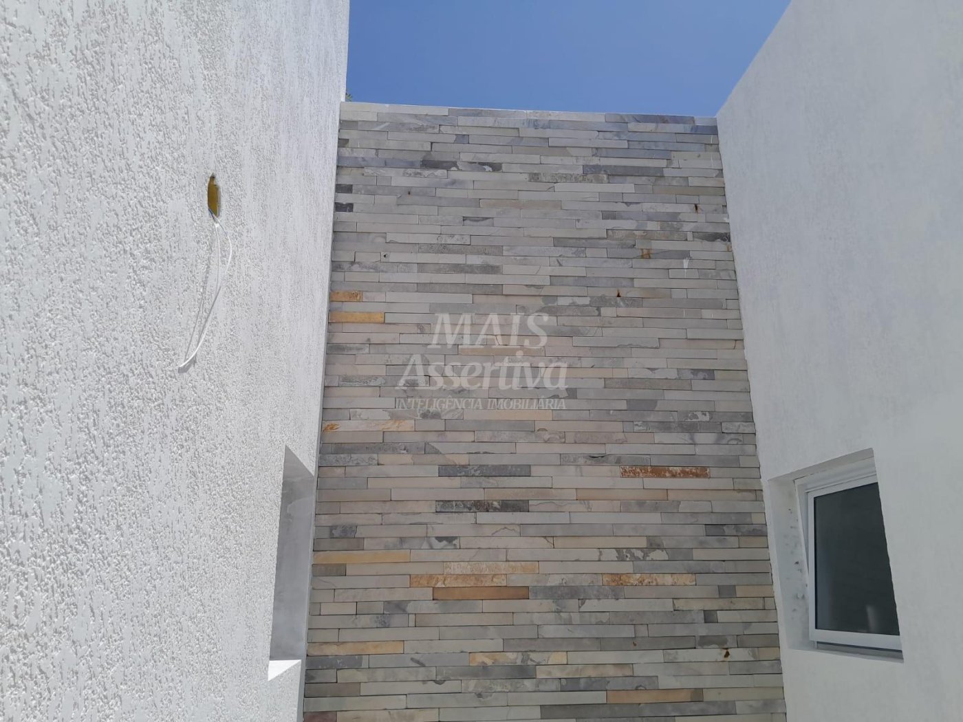 Excelente casa a venda localizada no centro de Tramandaí/RS - 2 dormitórios
